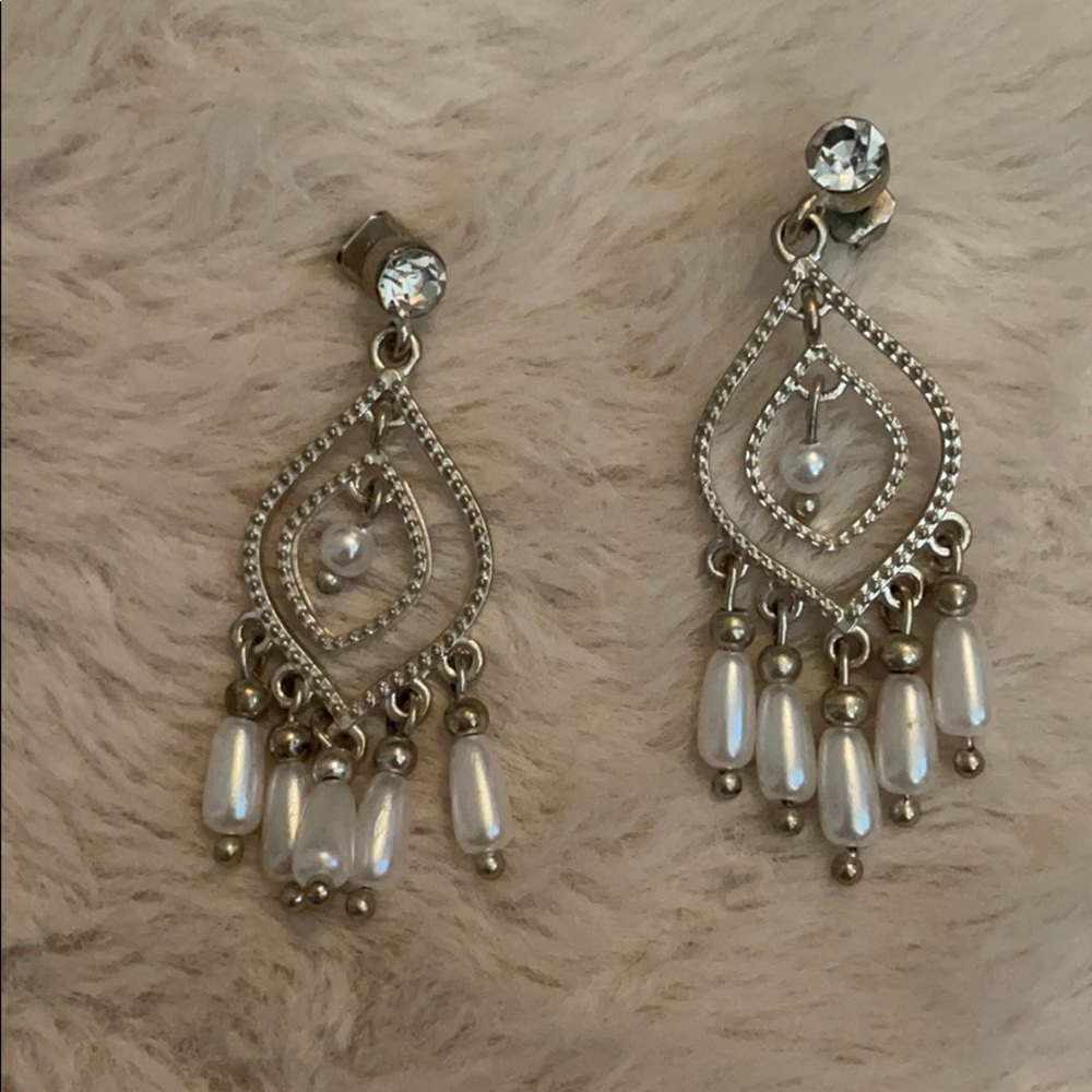 Pearl post dangle earrings